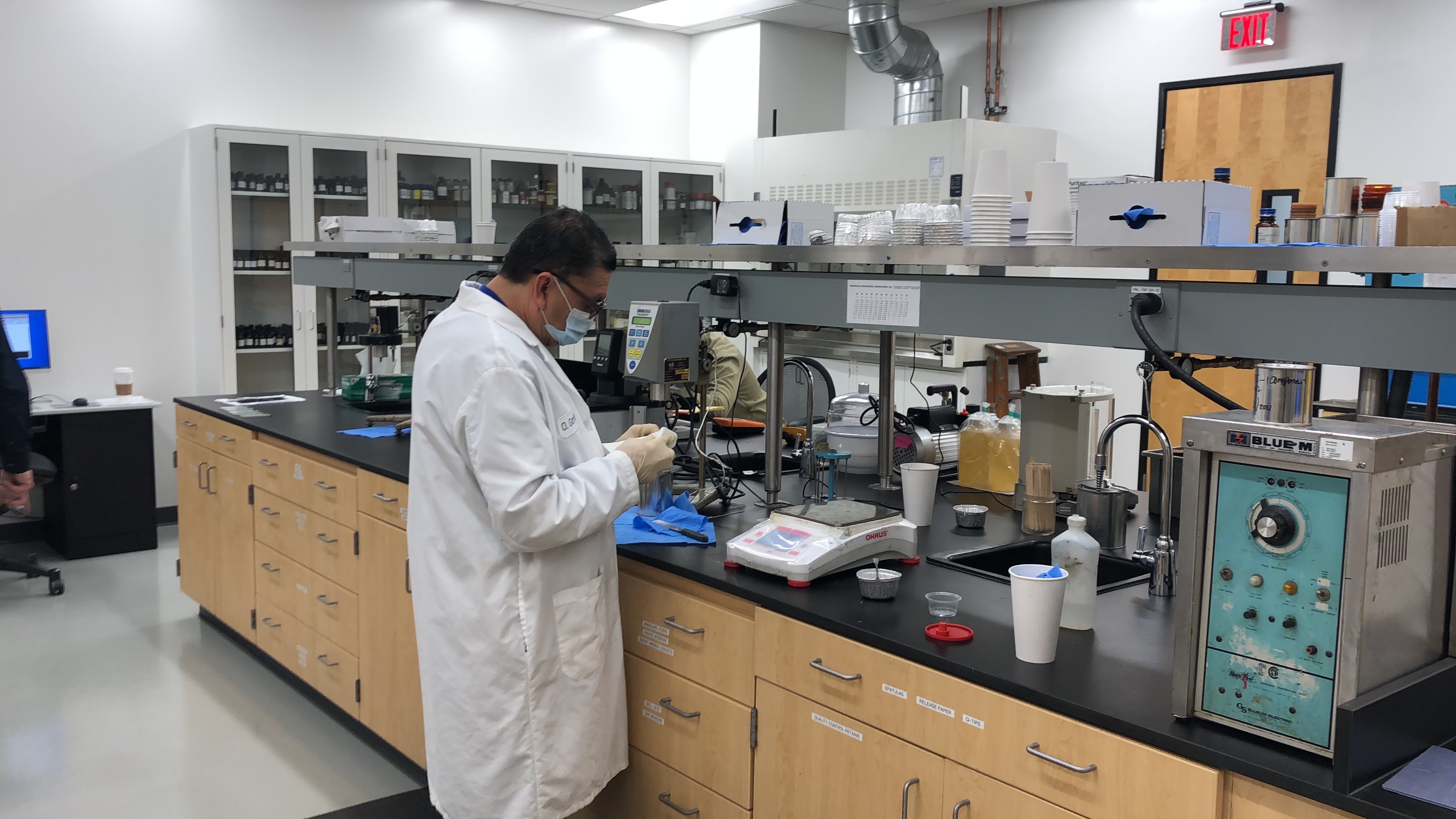 Lab with equipment